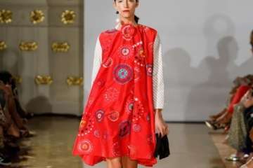 Roga abre la pasarela Colección Bridal con 22 diseños (Foto TA)